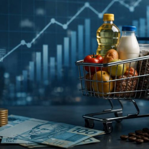 Carrinho de compras cheio de produtos e alimentos em supermercado, representando inflação e impacto do IGP-10 nos preços.